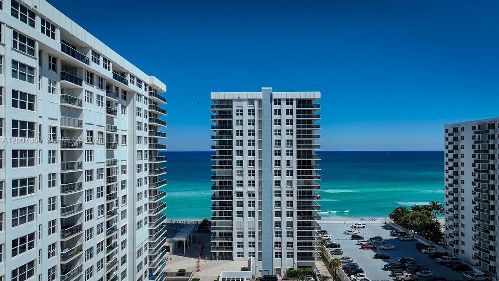 AQUARIUS CONDO - Residential