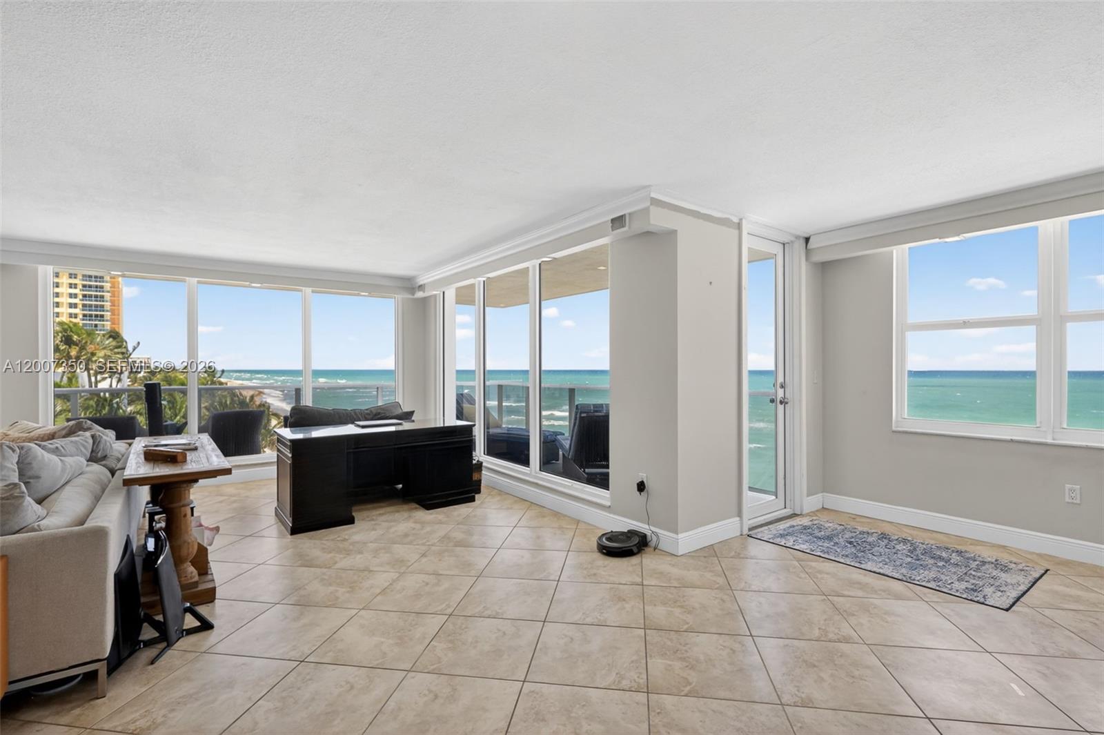 AQUARIUS CONDO - Residential