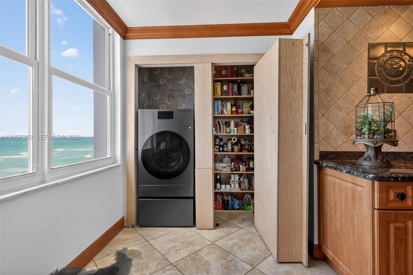 AQUARIUS CONDO - Residential