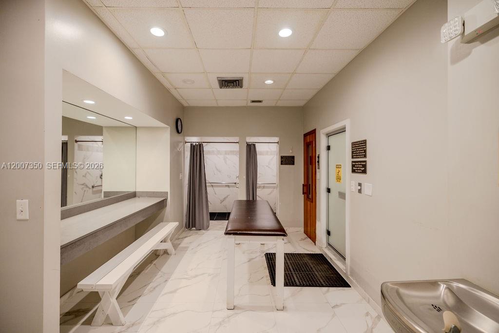 AQUARIUS CONDO - Residential