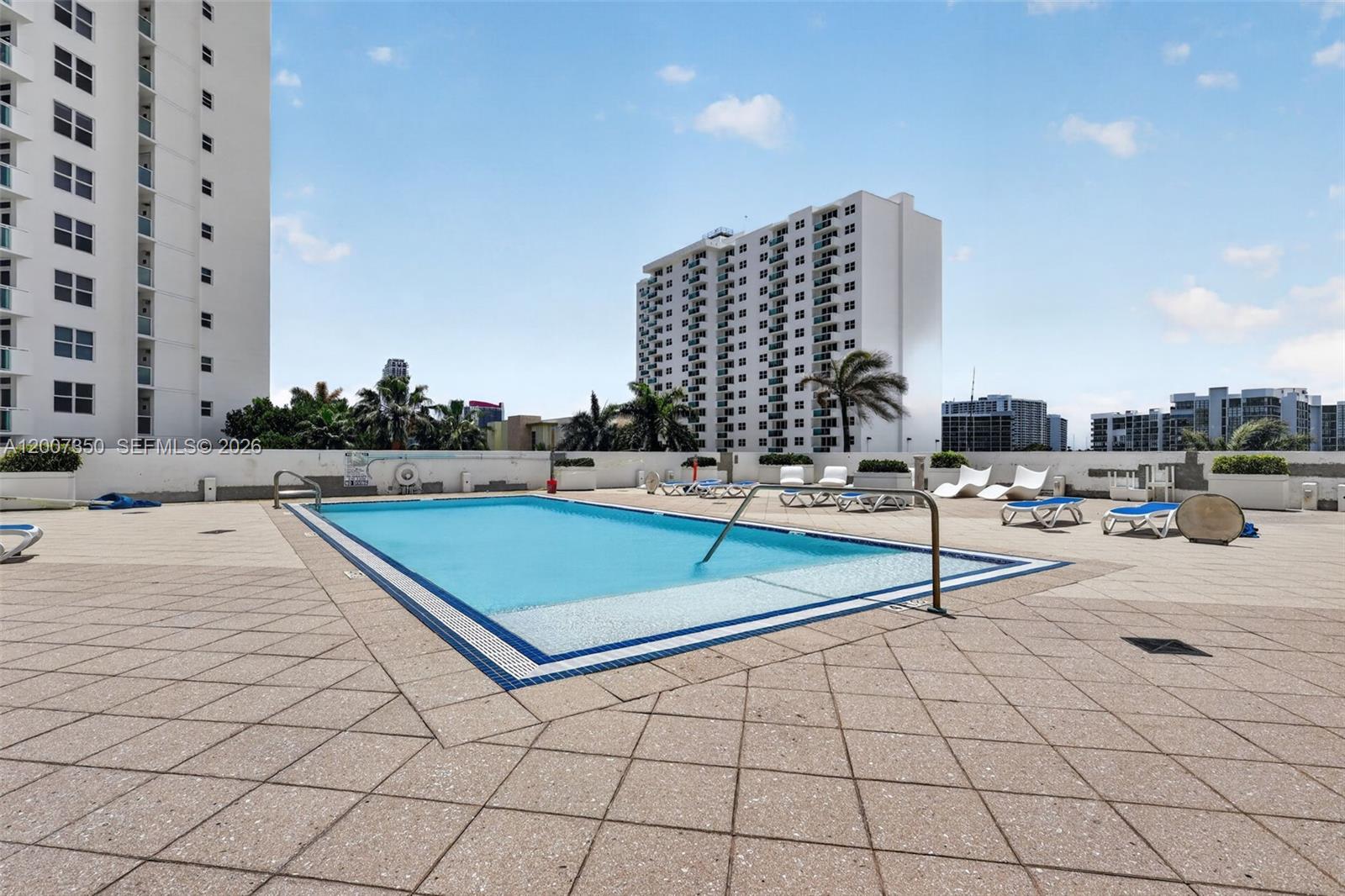 AQUARIUS CONDO - Residential