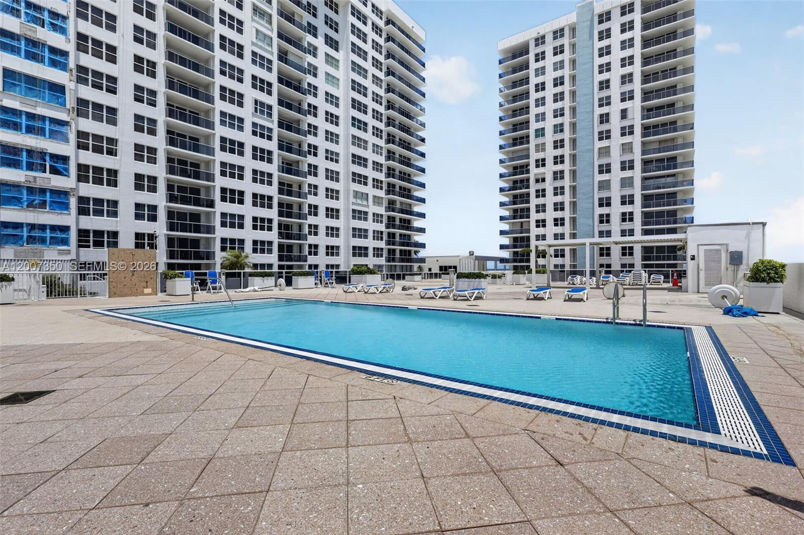 AQUARIUS CONDO - Residential