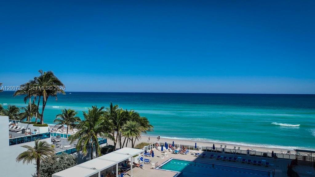 AQUARIUS CONDO - Residential