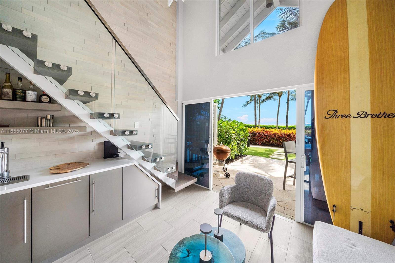 CONTINUUM ON SOUTH BEACH - Residential