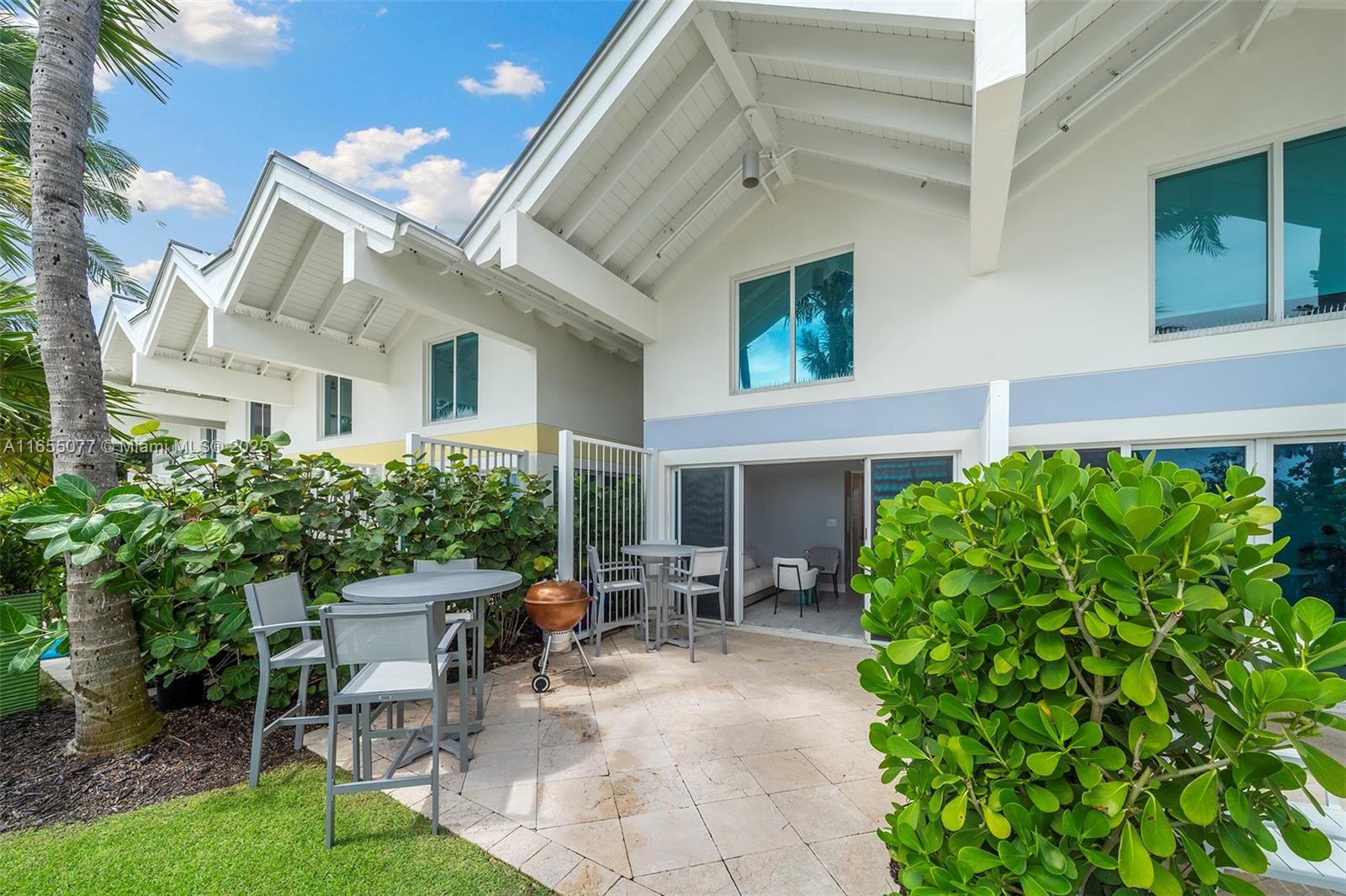 CONTINUUM ON SOUTH BEACH - Residential