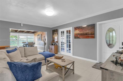 Tiny photo for 921 N 31st Ct, Hollywood, FL 33021 (MLS # A12007765)