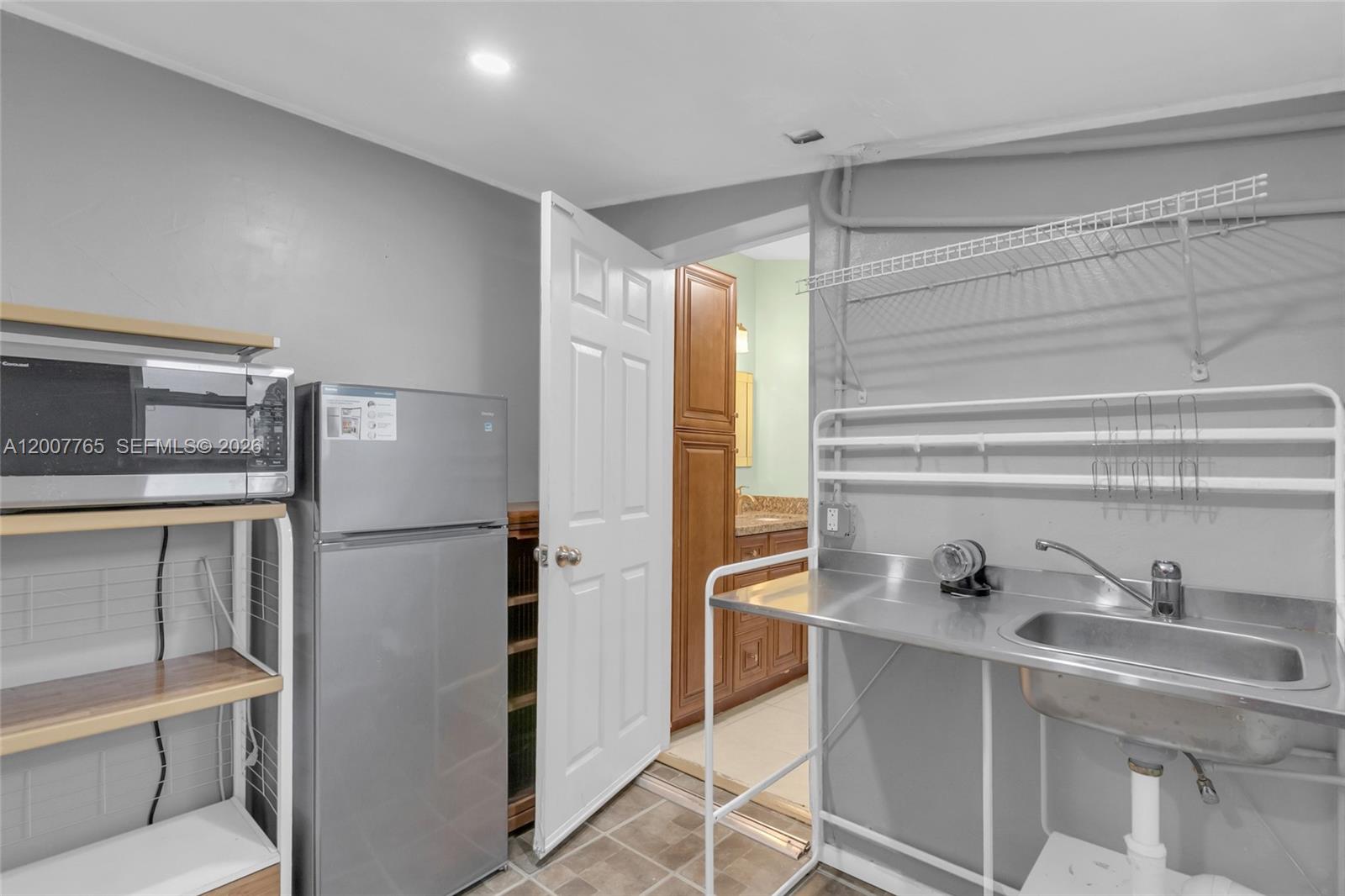 BREEZY MANOR AMENDED - Residential