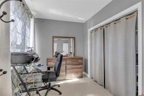 Tiny photo for 921 N 31st Ct, Hollywood, FL 33021 (MLS # A12007765)