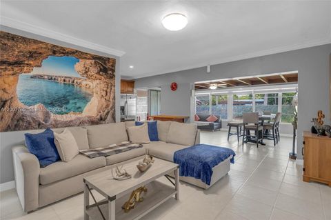 Tiny photo for 921 N 31st Ct, Hollywood, FL 33021 (MLS # A12007765)