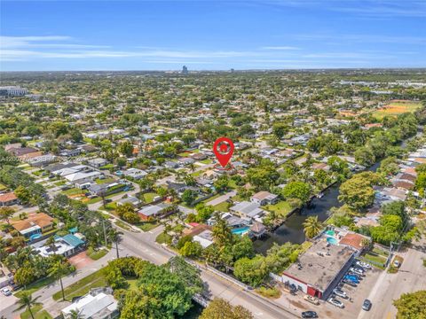 Tiny photo for 921 N 31st Ct, Hollywood, FL 33021 (MLS # A12007765)