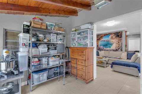 Tiny photo for 921 N 31st Ct, Hollywood, FL 33021 (MLS # A12007765)