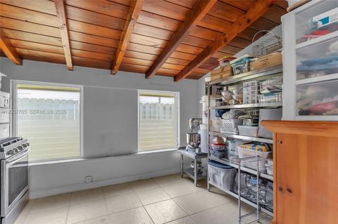 Tiny photo for 921 N 31st Ct, Hollywood, FL 33021 (MLS # A12007765)