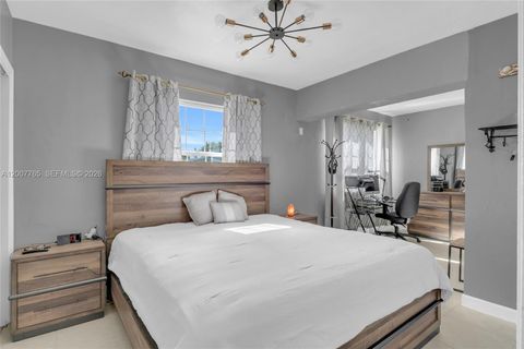 Tiny photo for 921 N 31st Ct, Hollywood, FL 33021 (MLS # A12007765)