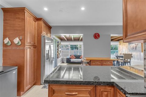 Tiny photo for 921 N 31st Ct, Hollywood, FL 33021 (MLS # A12007765)