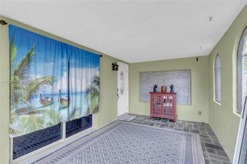 Tiny photo for 921 N 31st Ct, Hollywood, FL 33021 (MLS # A12007765)