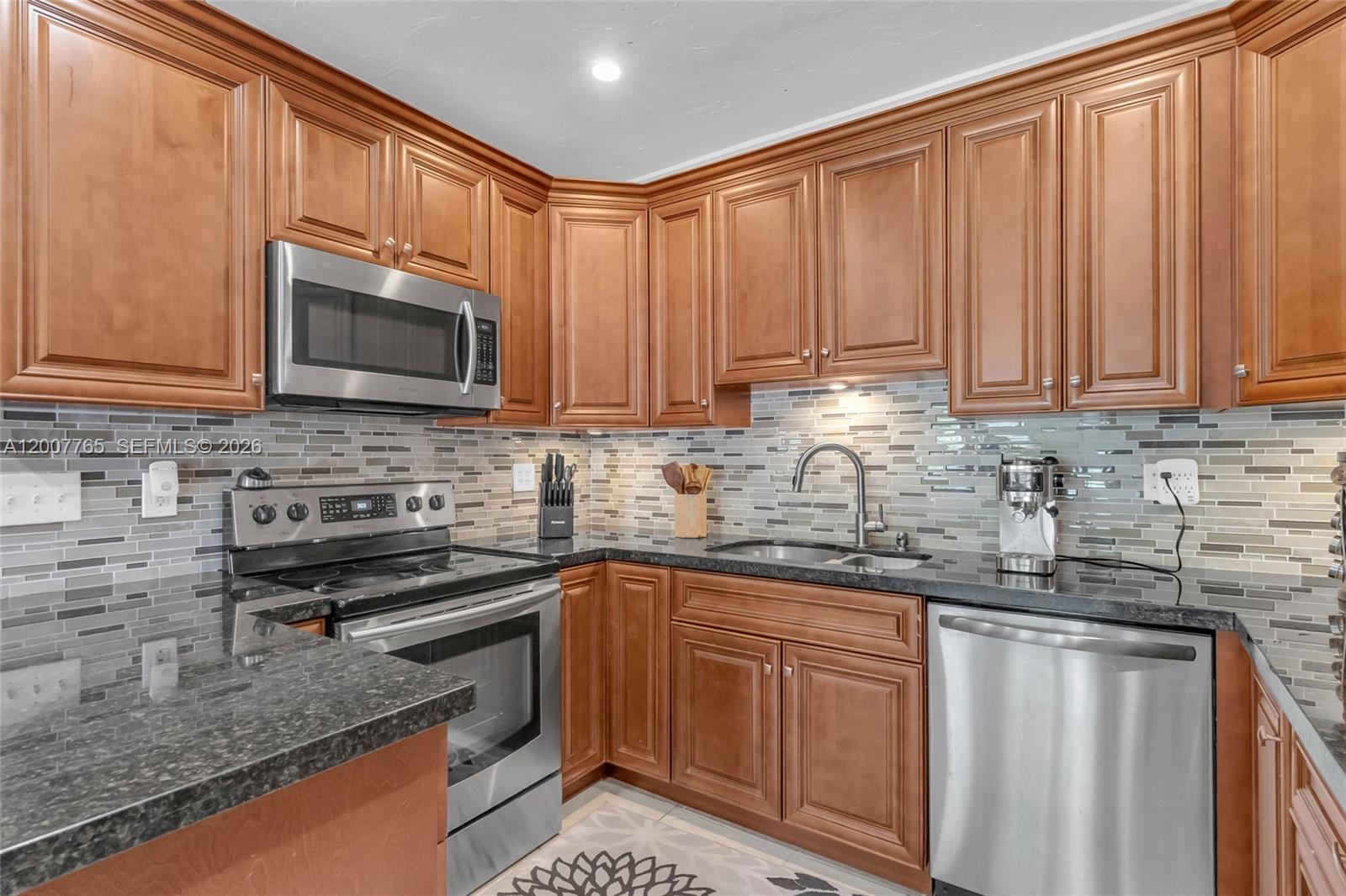 BREEZY MANOR AMENDED - Residential