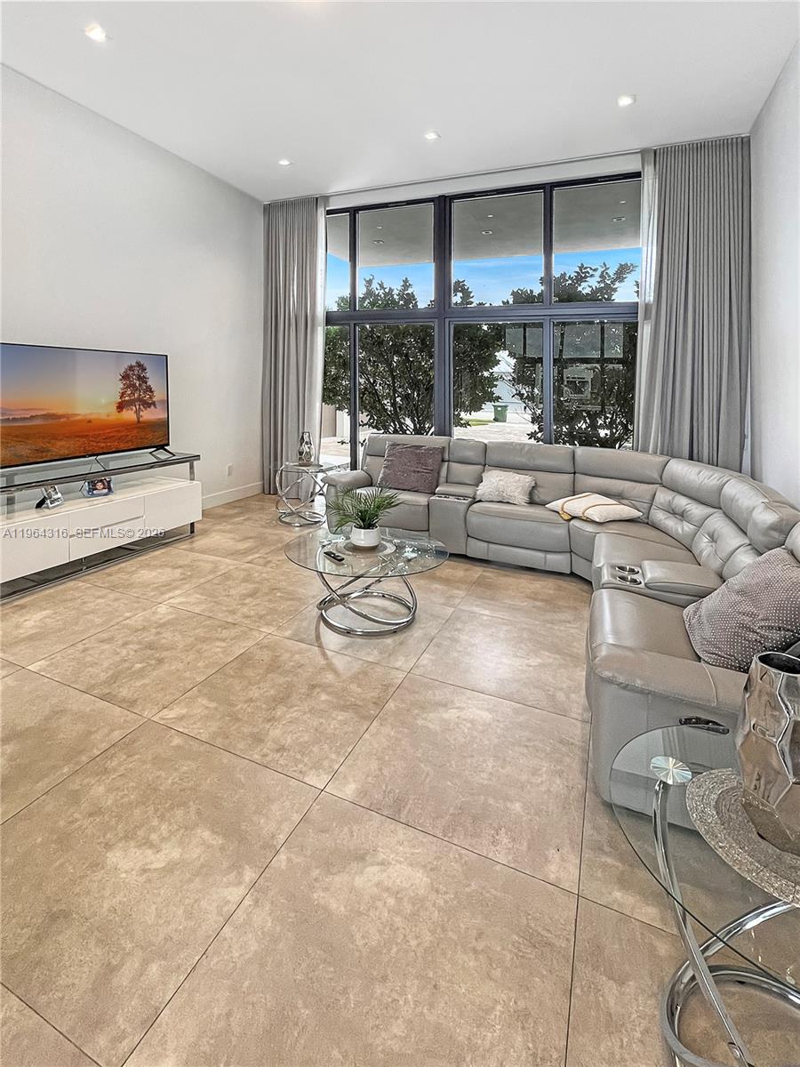 WESTON ESTATES - Residential