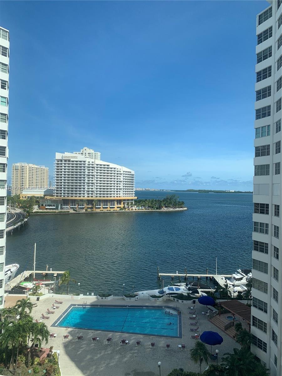 825 Brickell Bay Dr 1042