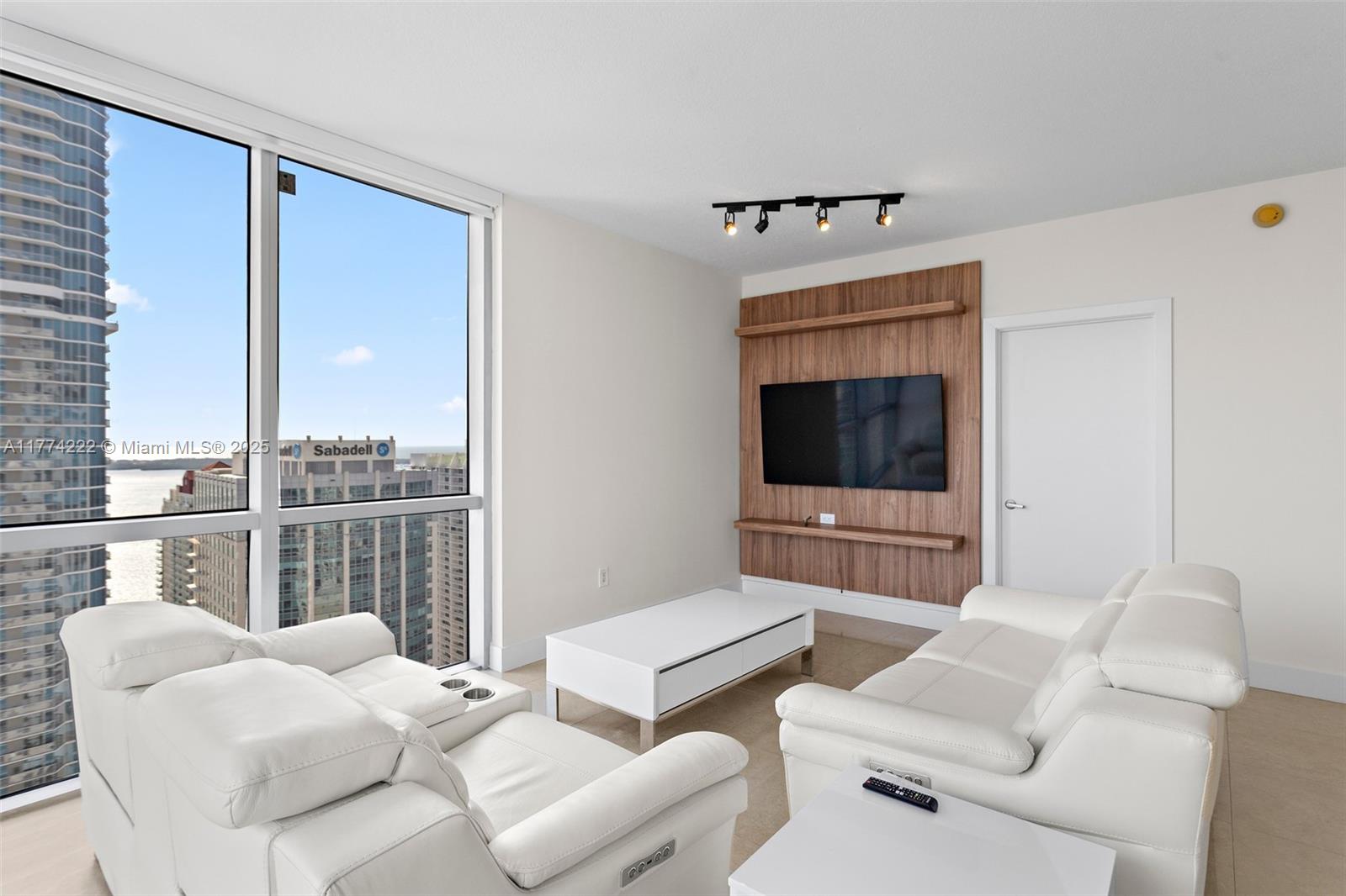 1060 Brickell Ave 4001