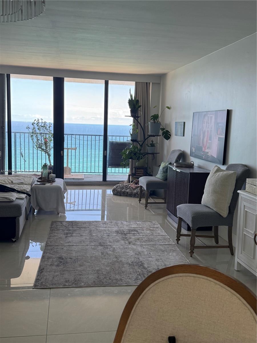 QUADOMAIN TOWER I AND IV - Residential Lease