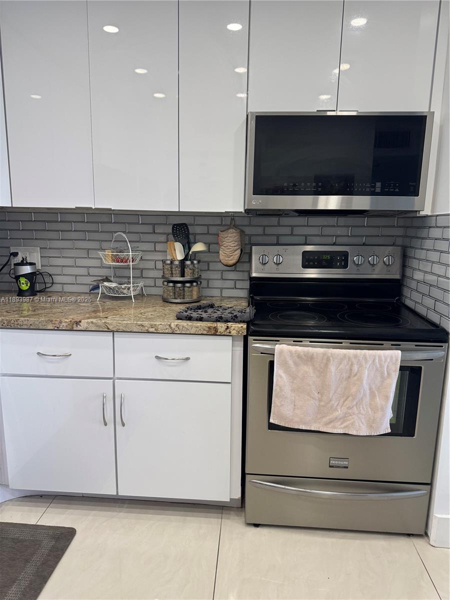 QUADOMAIN TOWER I AND IV - Residential Lease