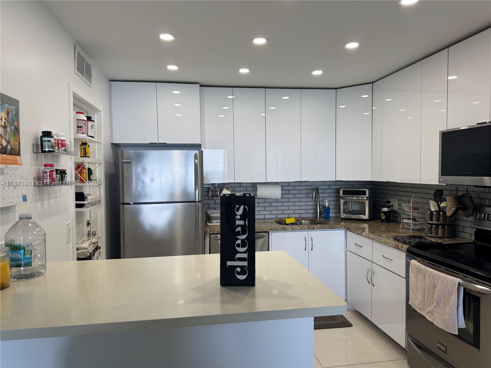 QUADOMAIN TOWER I AND IV - Residential Lease