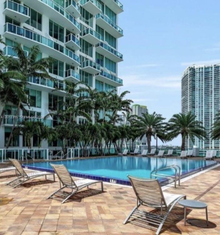 BRICKELL ON THE RIVER S T - Residential