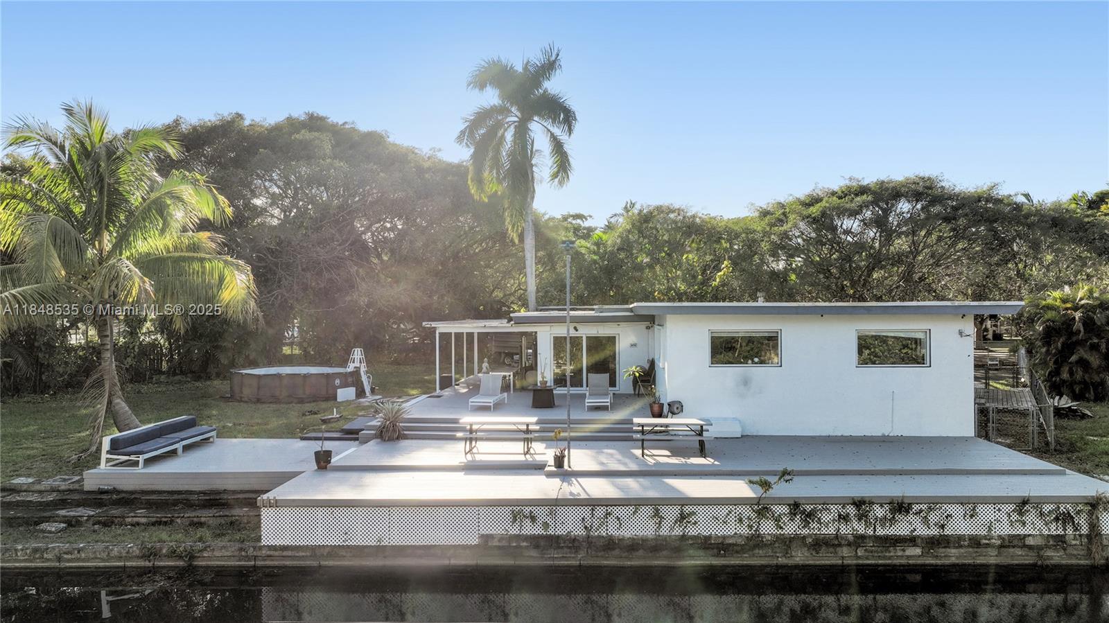 BISCAYNE PARK ESTS AMD - Residential