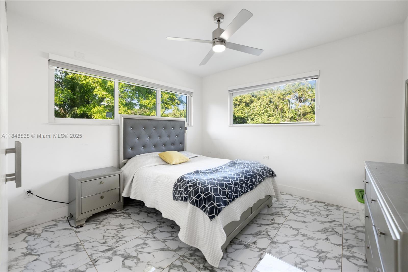 BISCAYNE PARK ESTS AMD - Residential