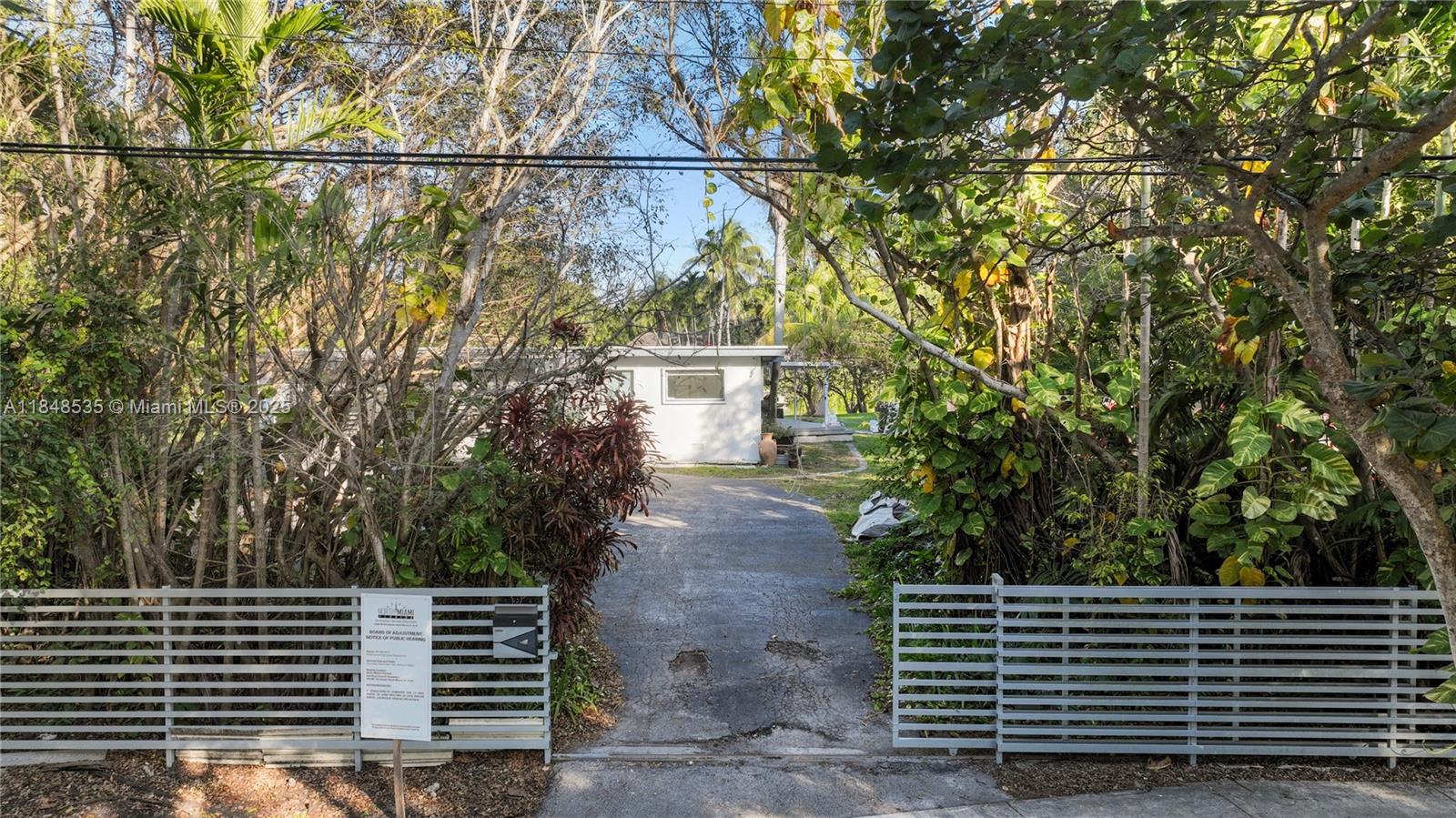 BISCAYNE PARK ESTS AMD - Residential
