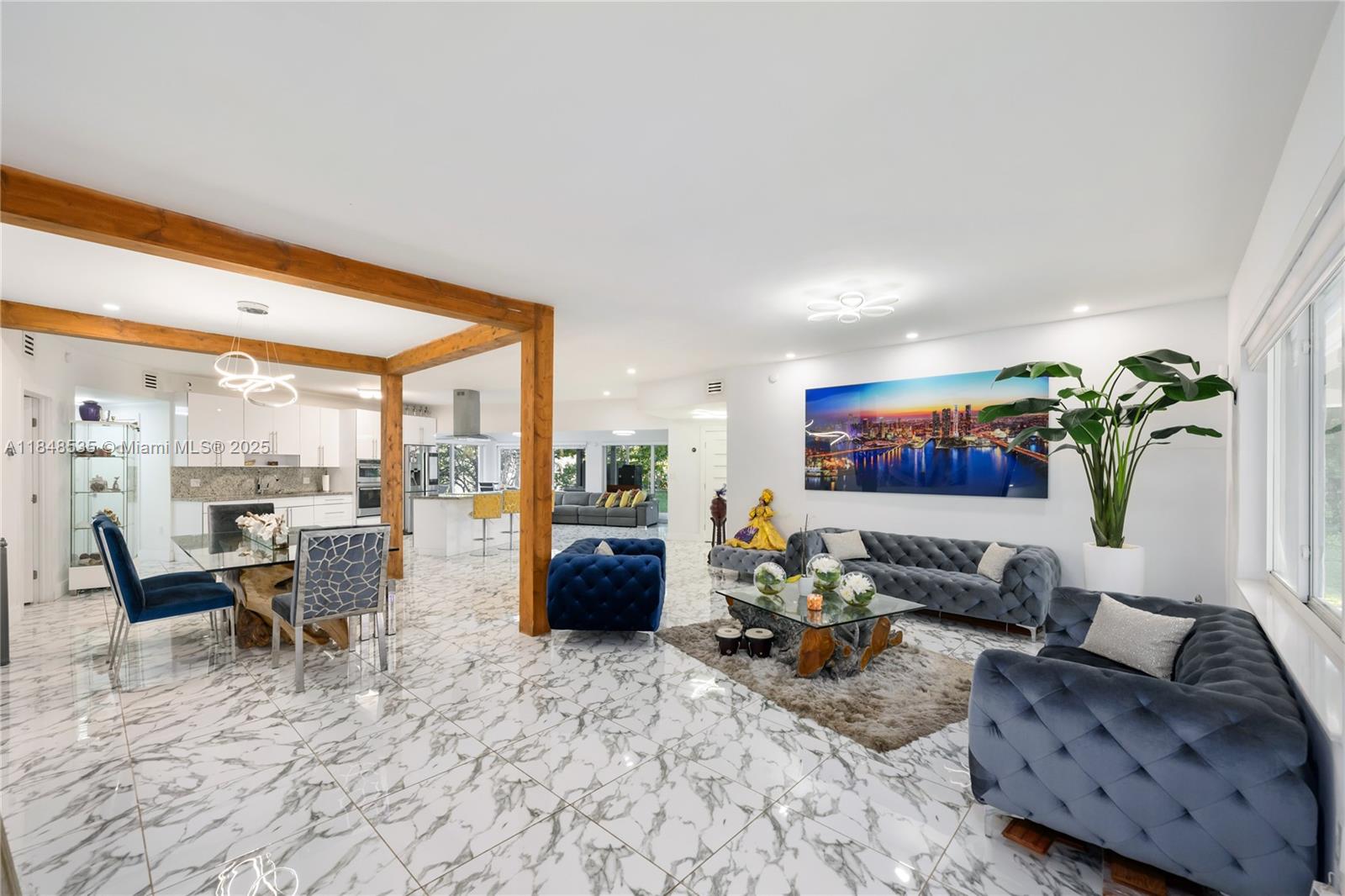 BISCAYNE PARK ESTS AMD - Residential