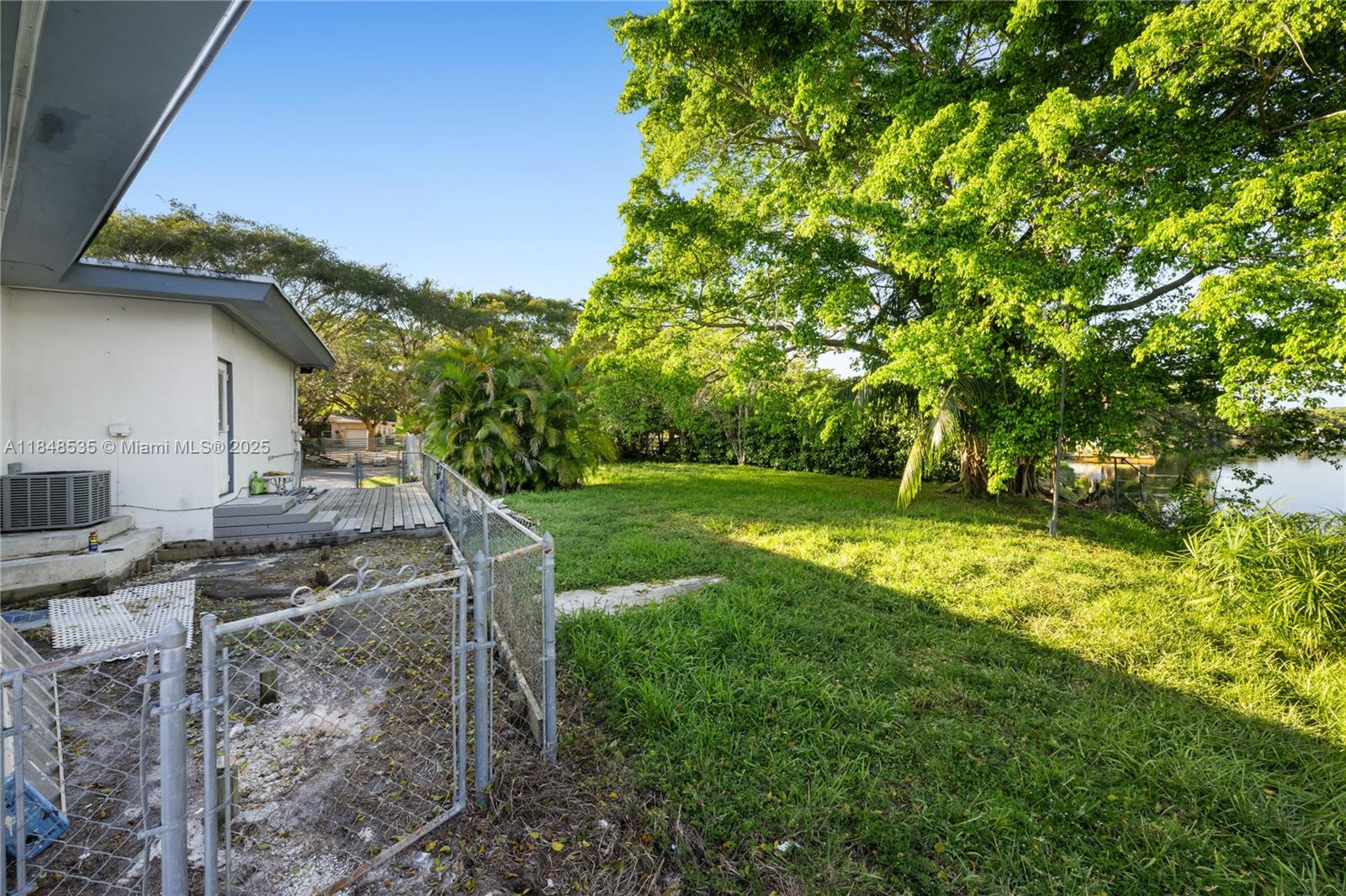 BISCAYNE PARK ESTS AMD - Residential