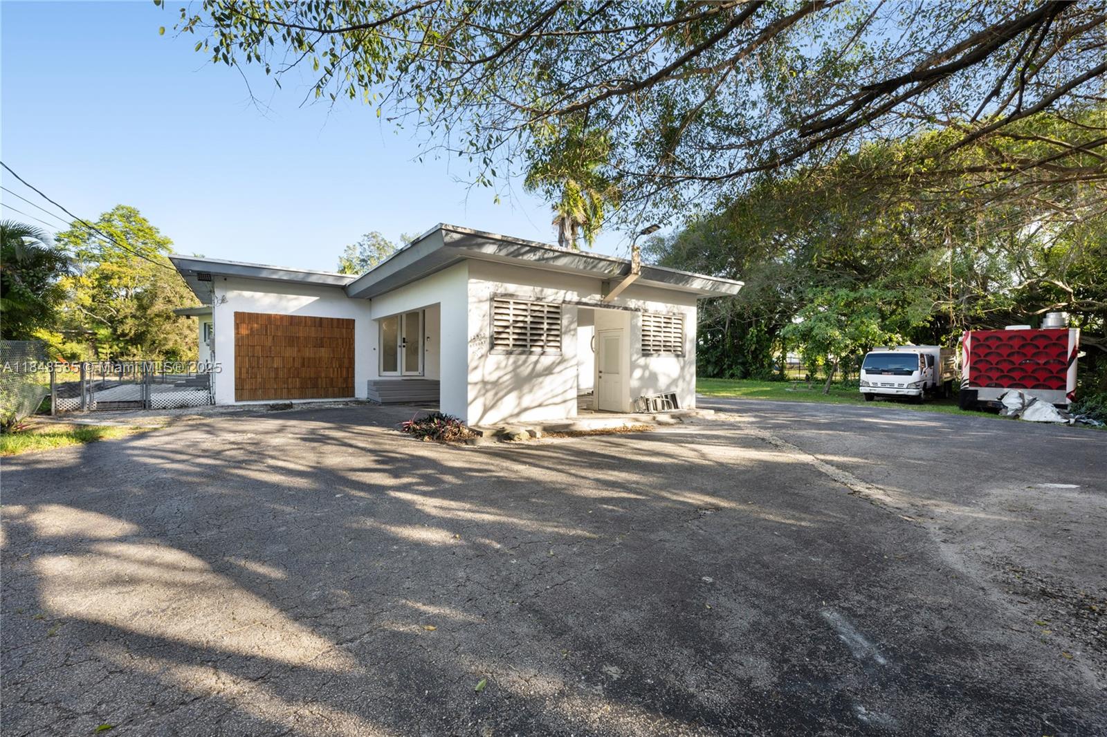 BISCAYNE PARK ESTS AMD - Residential