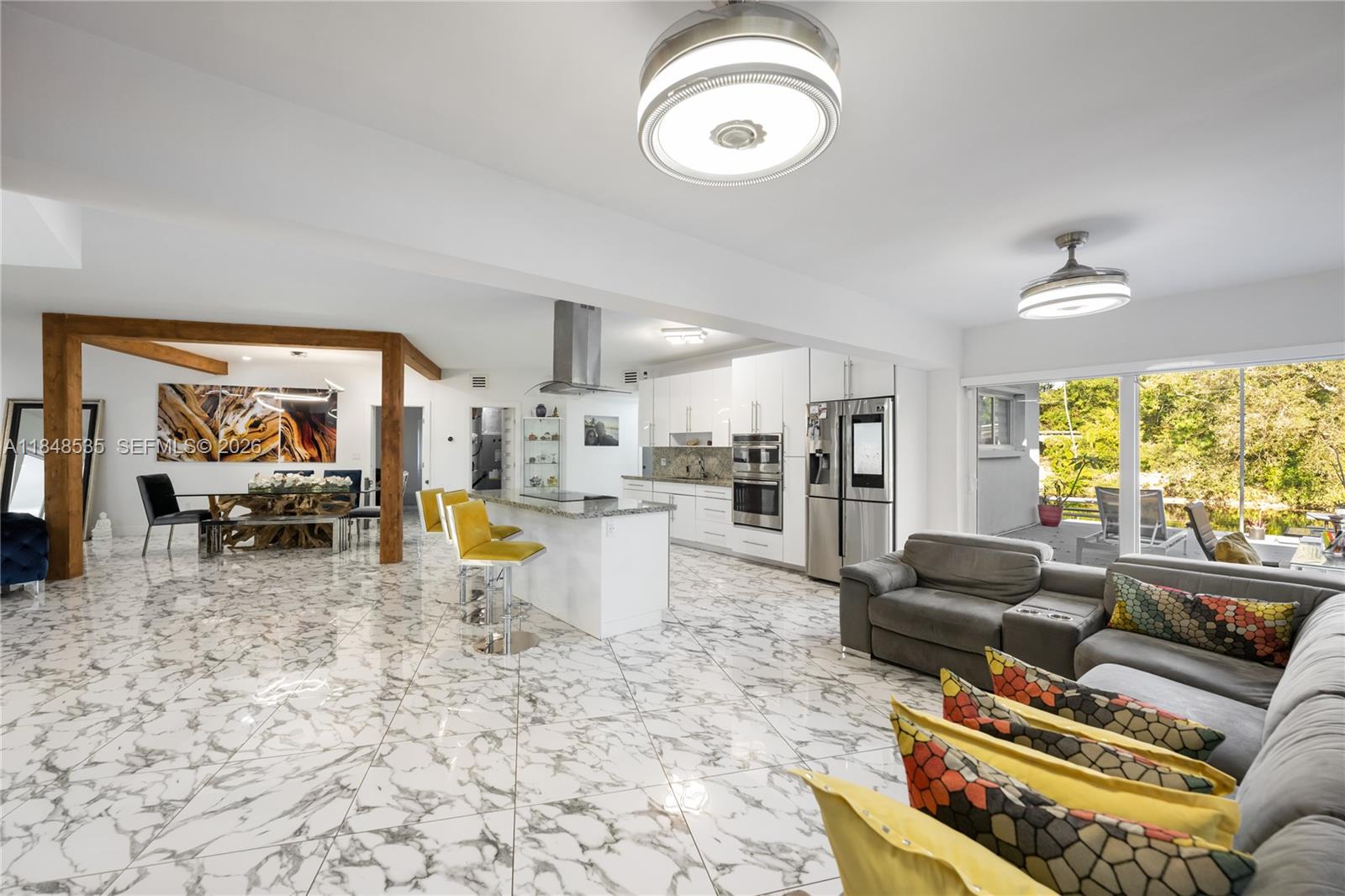 BISCAYNE PARK ESTS AMD - Residential