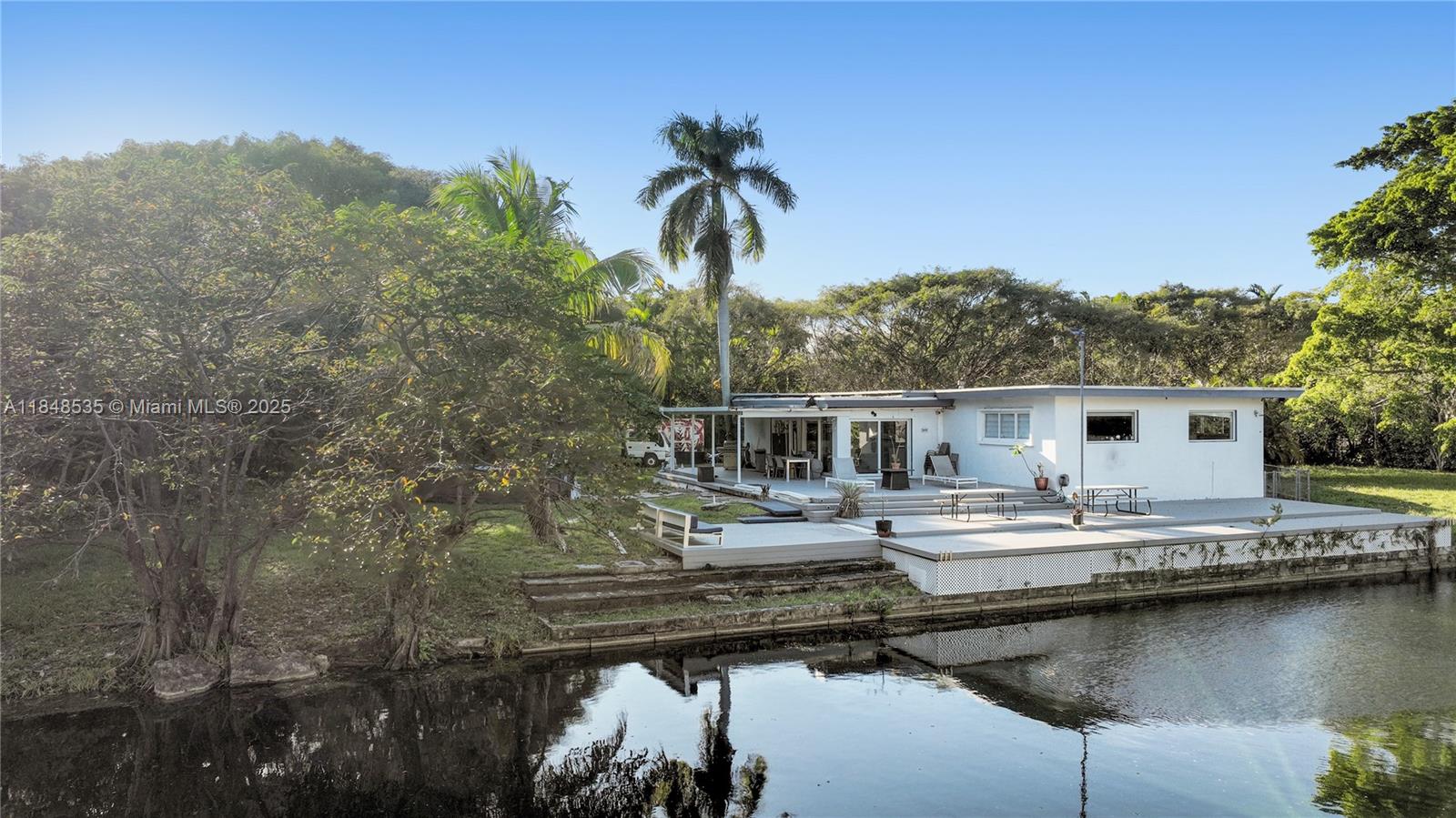 BISCAYNE PARK ESTS AMD - Residential