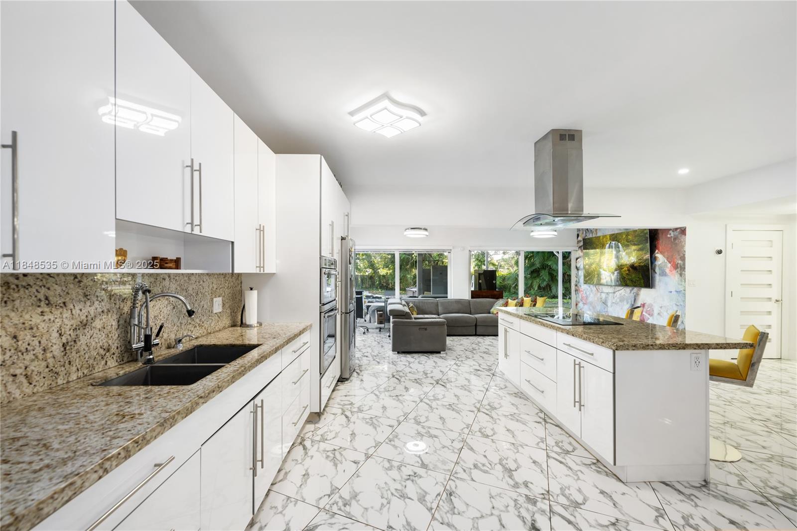 BISCAYNE PARK ESTS AMD - Residential