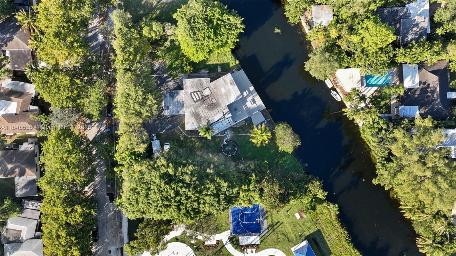 BISCAYNE PARK ESTS AMD - Residential