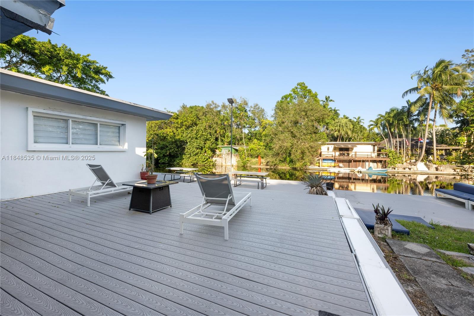BISCAYNE PARK ESTS AMD - Residential