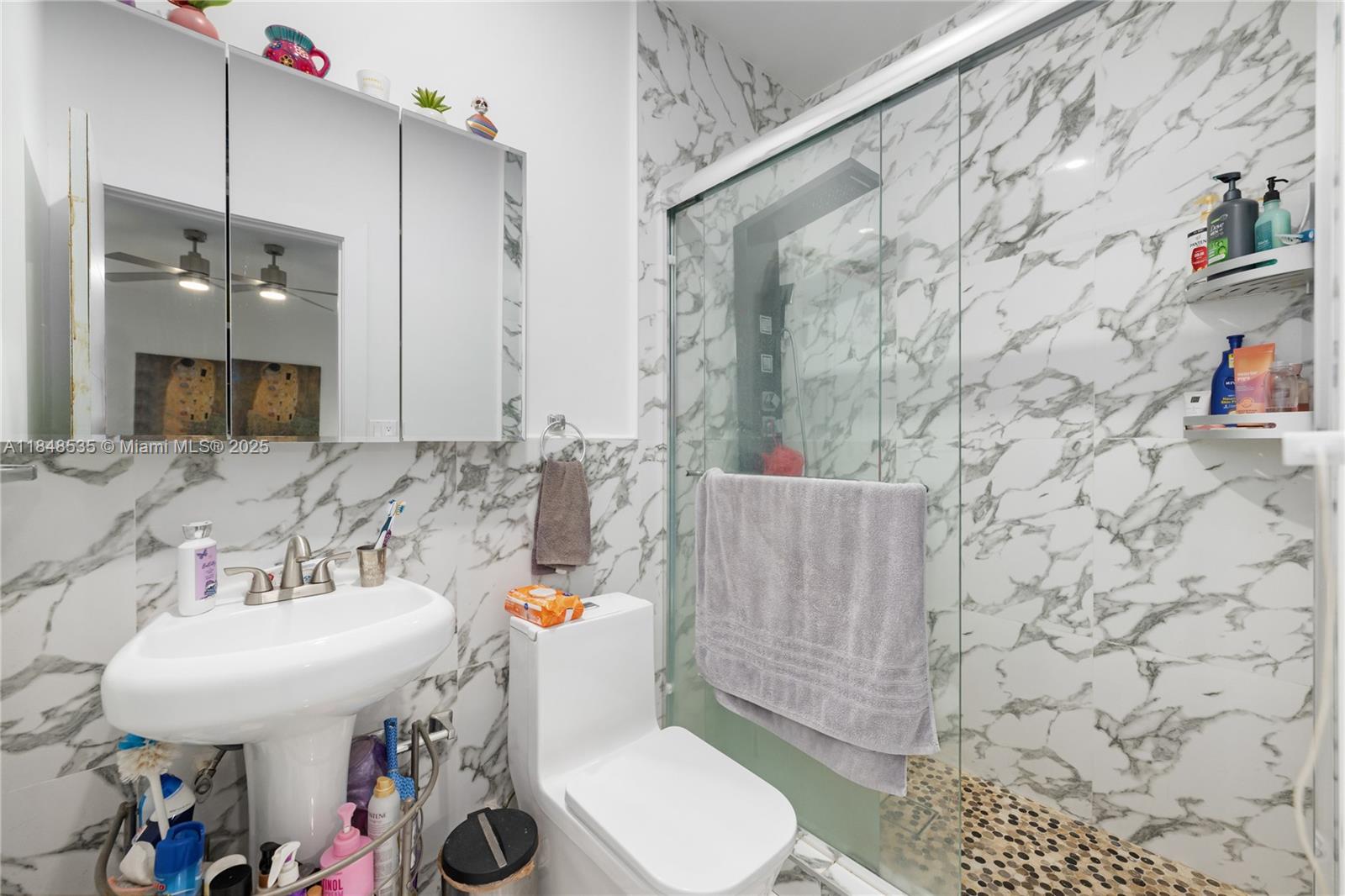 BISCAYNE PARK ESTS AMD - Residential