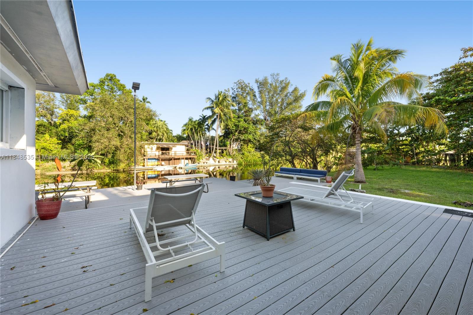 BISCAYNE PARK ESTS AMD - Residential