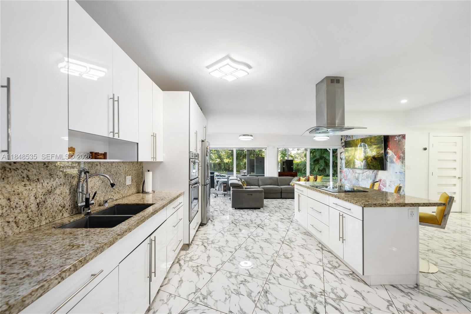 BISCAYNE PARK ESTS AMD - Residential