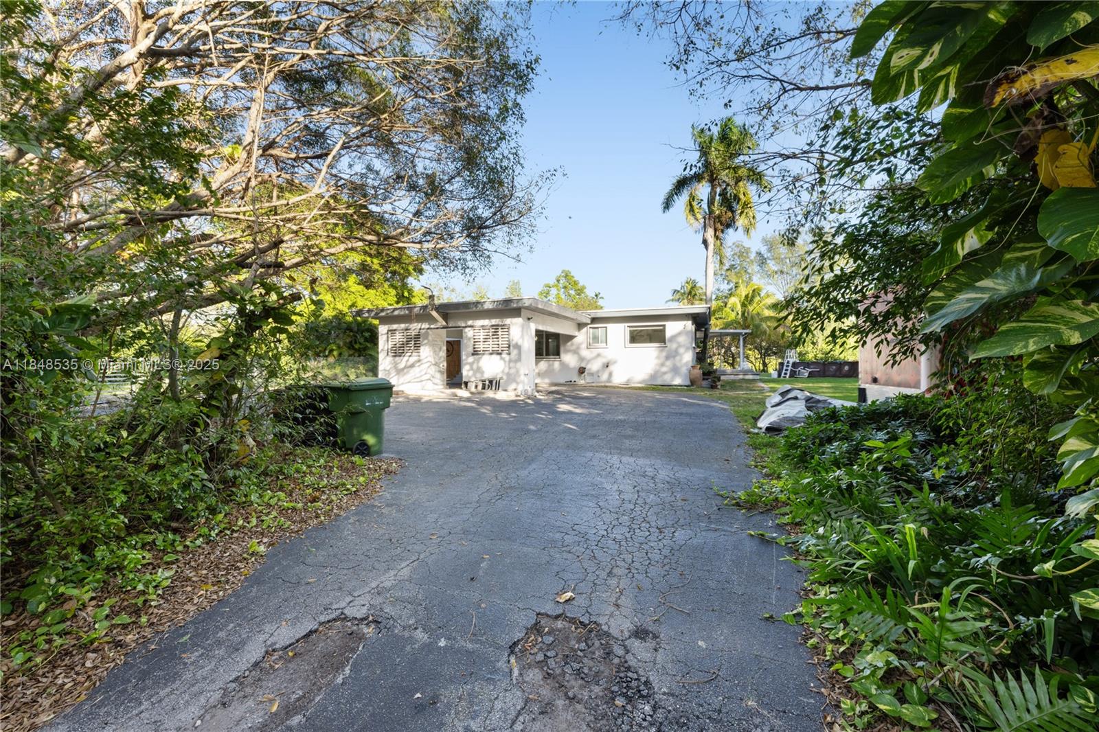 BISCAYNE PARK ESTS AMD - Residential