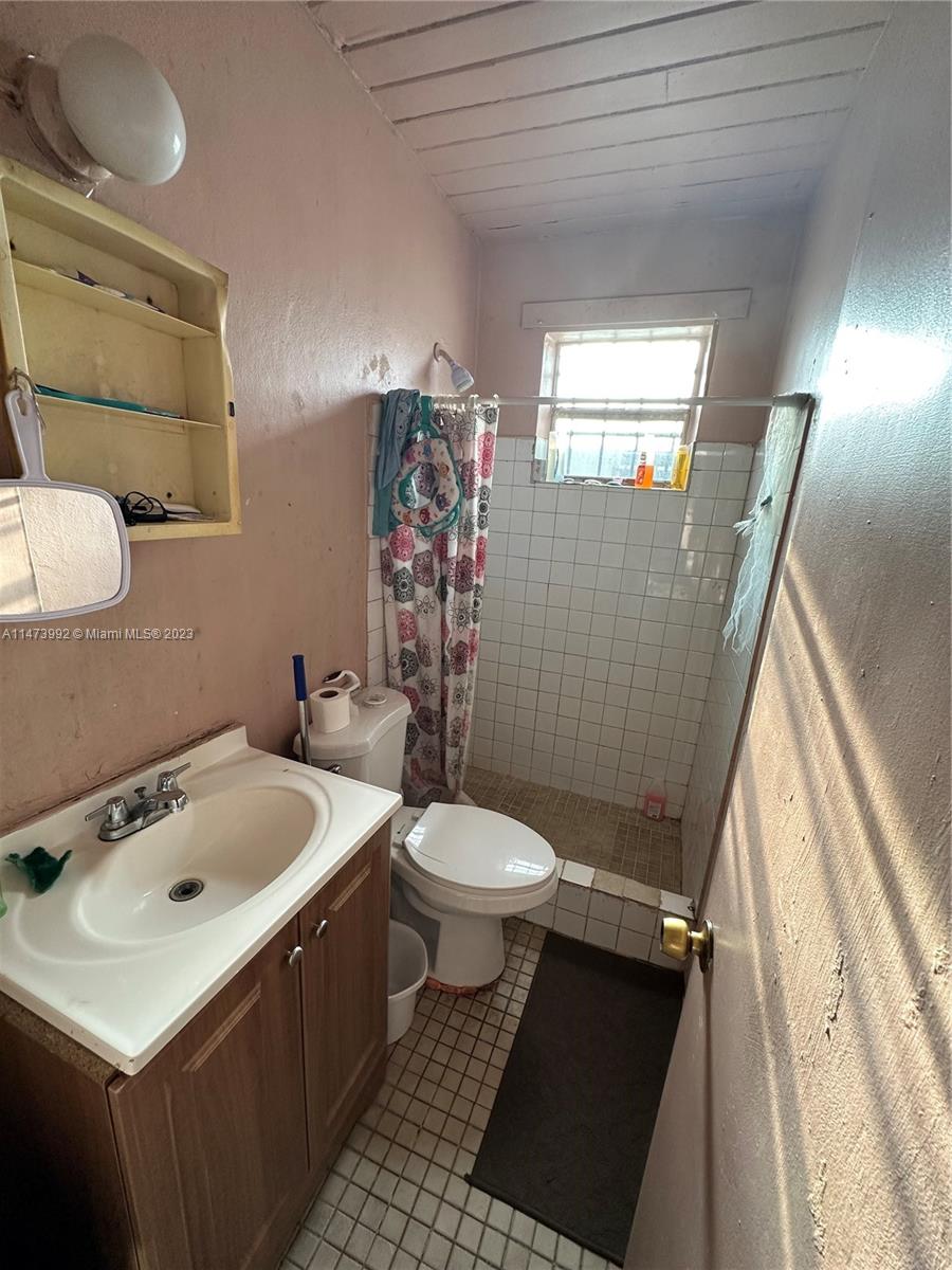 CENTRAL COMML HOMESTEAD - Residential Income