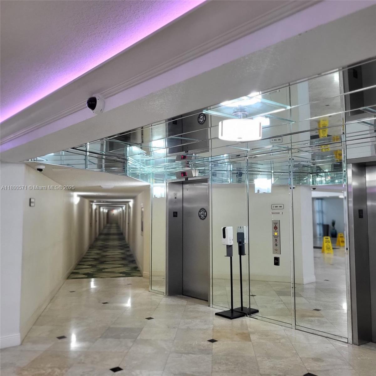 800 Parkview Dr 619