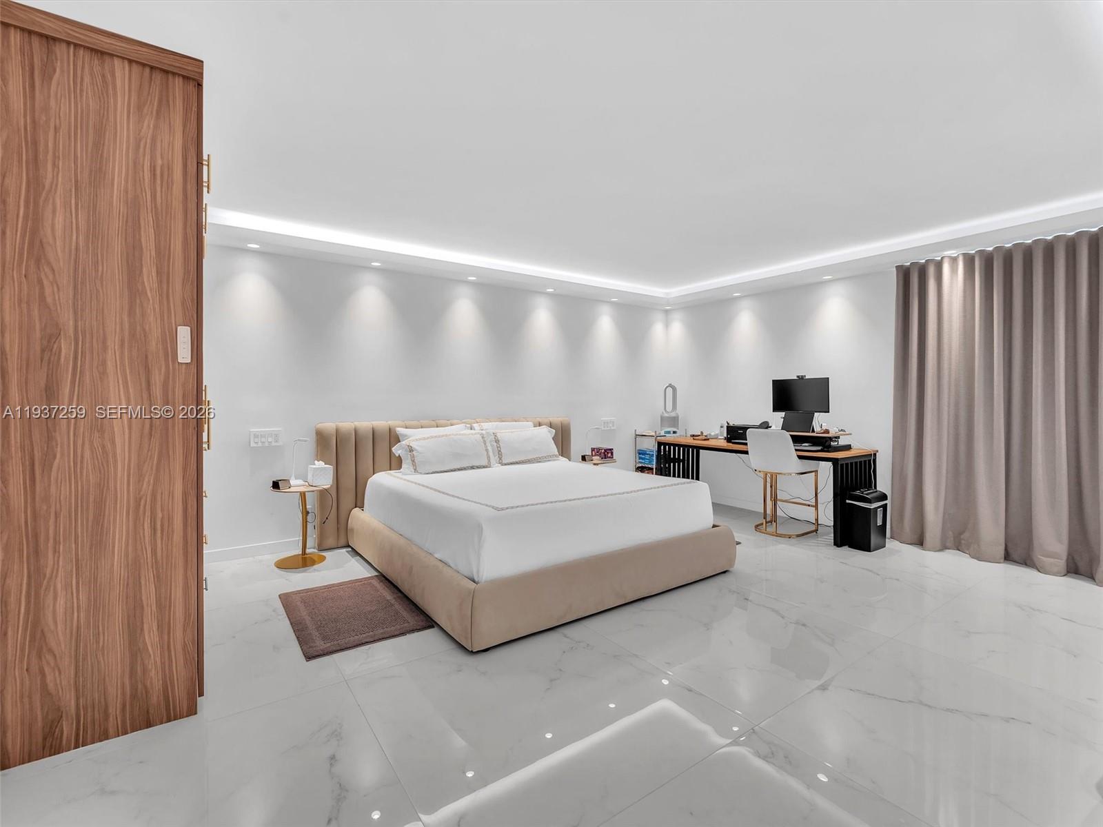 TURNBERRY ISLE CONDO - Residential