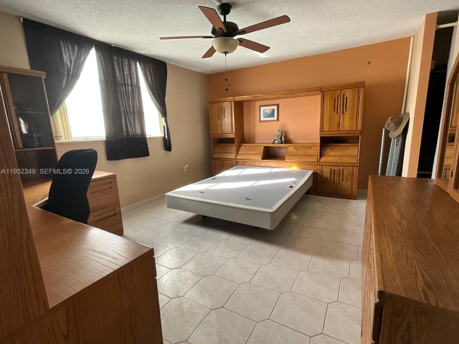 EDEN ISLES CONDO # 4 - Residential