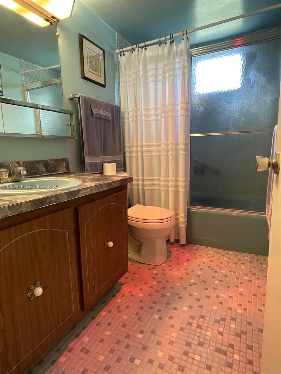 EDEN ISLES CONDO # 4 - Residential