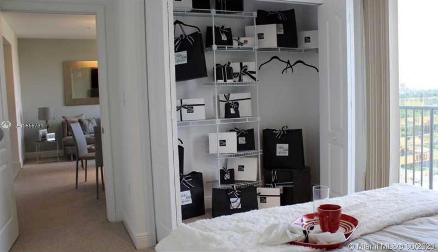 BRICKELL WAY - Residential