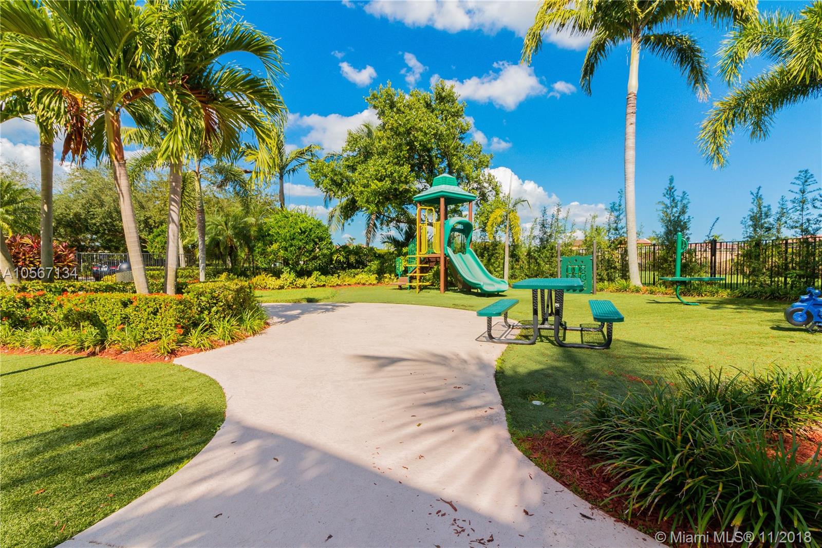 PORTOFINO BAY - Residential
