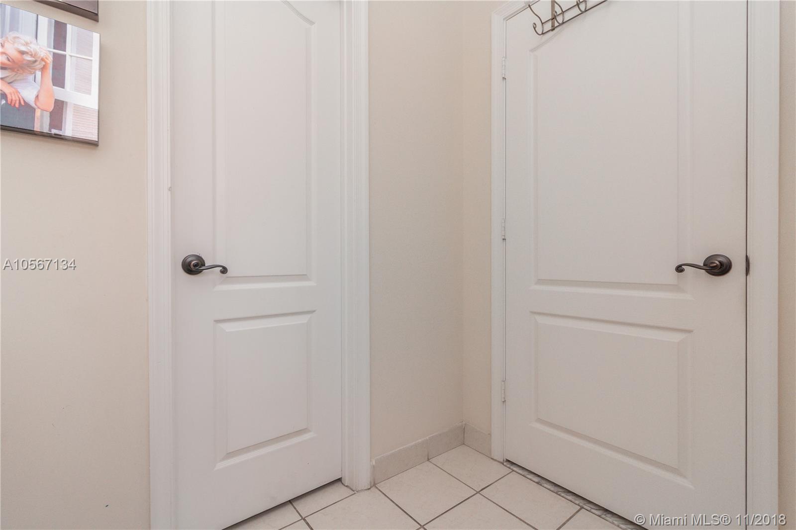 PORTOFINO BAY - Residential